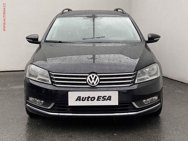 Volkswagen Passat (2011) 2.0TDi, Comfortline, TZ, - fotka 2 z 18