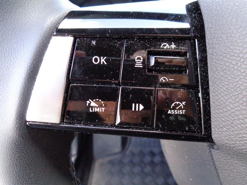Opel Astra 1,2T SportsTourer,Edition,Komf - fotka 13 z 24