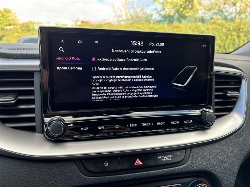 Kia Ceed 1,5 TGDi TOP ZÁRUKA KAMERA - fotka 19 z 40
