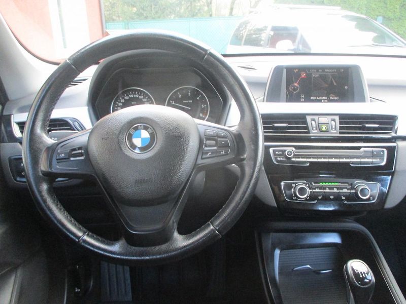 BMW X1 xDrive 18d nová TK - fotka 18 z 37