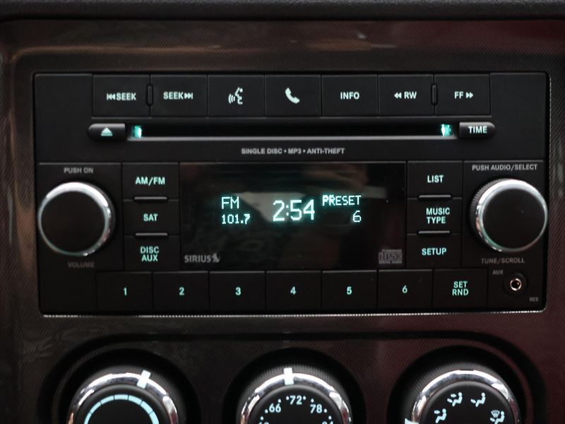 Dodge Challenger 3,6 L SXT 227kW Pentastar Xpip - fotka 19 z 29
