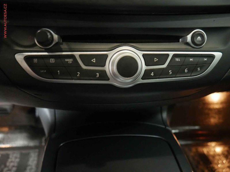 Renault Laguna (2010) 1.5 dCi, Navi, AC - fotka 12 z 19