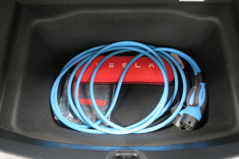 Tesla Model 3 (2023) Long Range Dual Motor SOH 97% - fotka 45 z 47