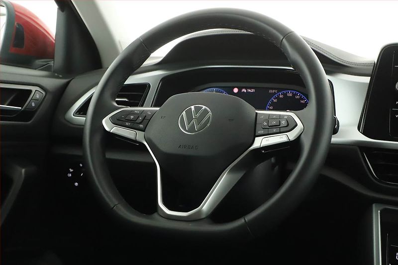 Volkswagen T-Roc (2025) 1.0 TSI - fotka 8 z 19