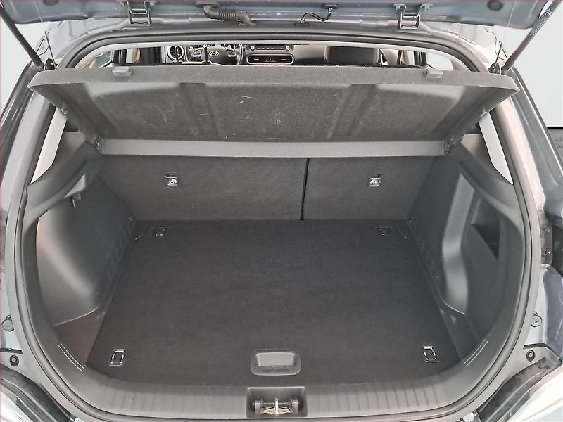 Hyundai Kona (2022) Electric 39 kWh, SoH 100% - fotka 14 z 18