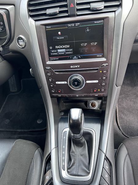 Ford Mondeo (2015) 2.0 TDCi 4×4, Titanium, ČR sv. - fotka 20 z 22