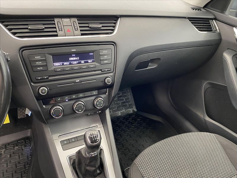 Škoda Octavia 1,2 TSI 77 kW Klima - fotka 15 z 24