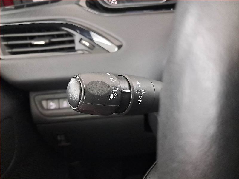 Peugeot 208 (2016) 1.2 PureTech, Automat - fotka 19 z 23