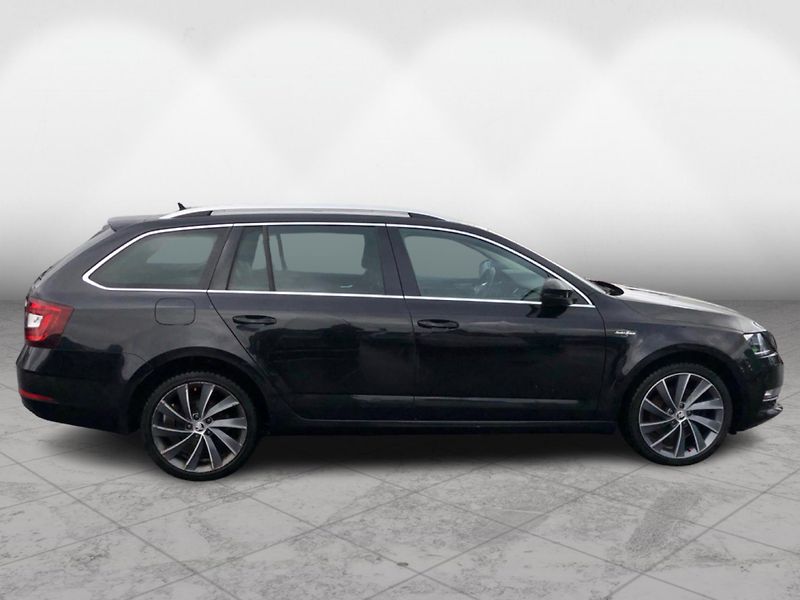 Škoda Octavia Combi 2,0 TDI DSG L&K 135 kW - fotka 8 z 30