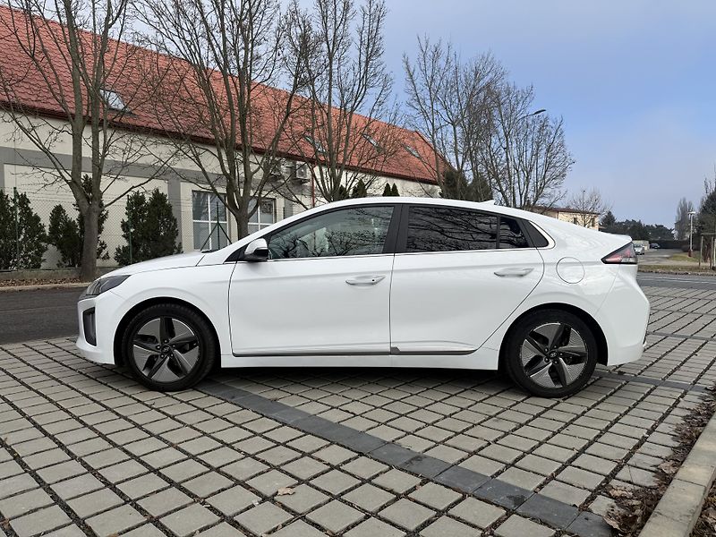Hyundai Ioniq 1.6 GDI HYBRID Creative - fotka 8 z 20