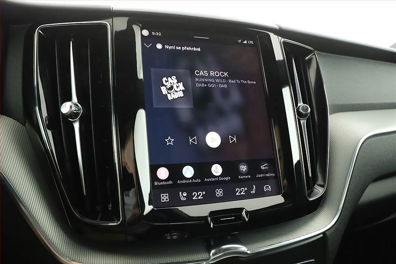Volvo XC60 (2023) B4 AWD - fotka 14 z 25