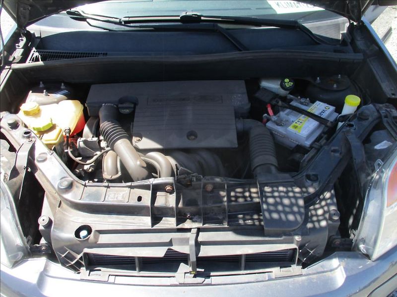Ford Fusion 1,4 i, klima, ZAMLUVENO - fotka 21 z 28