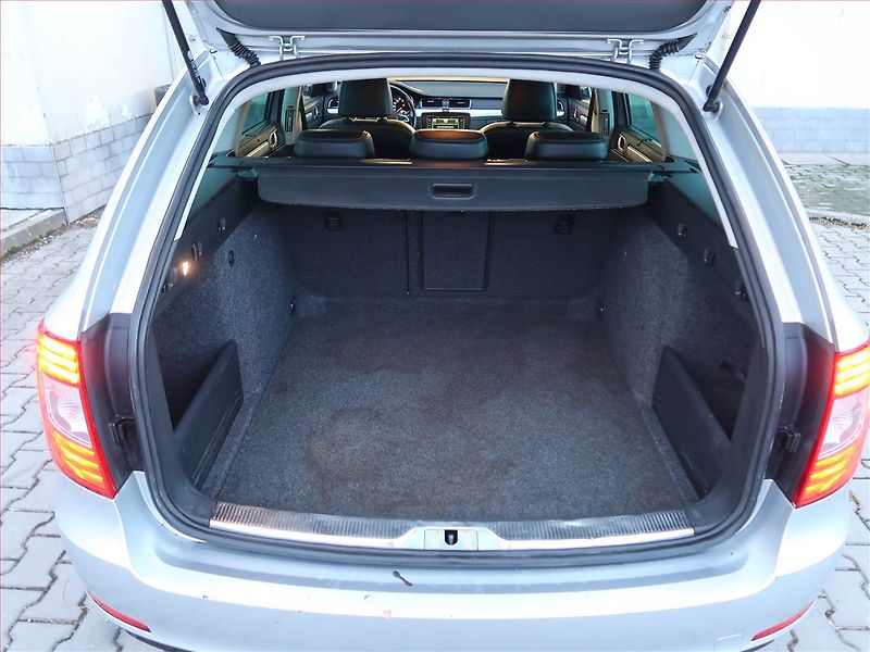 Škoda Superb (2014) Greenline 1.6 TDI, Navi - fotka 14 z 16