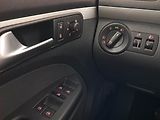 Volkswagen Touran (2015) 1.6 TDI, Navi, Tempomat - náhled 19