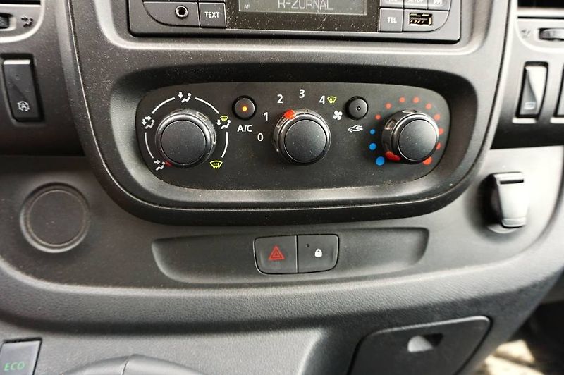 Renault Trafic (2018) PASSANGER 1,6 DCI 92 kW - fotka 25 z 31