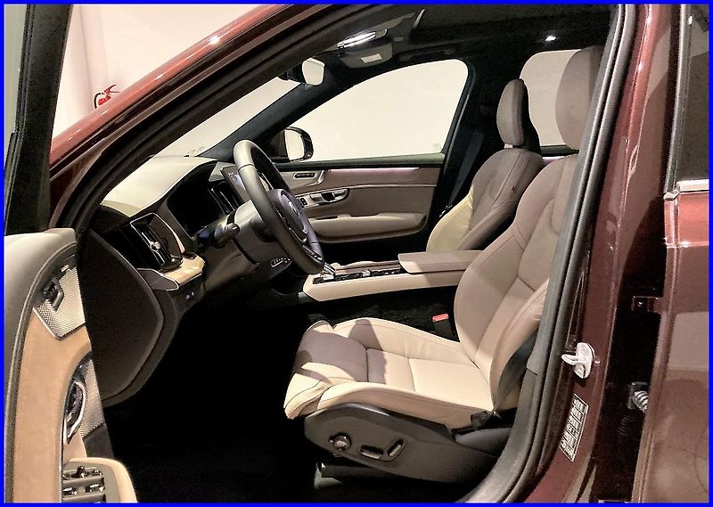 Volvo XC90 (2026) B5 AWD PLUS BRIGHT  - fotka 6 z 8