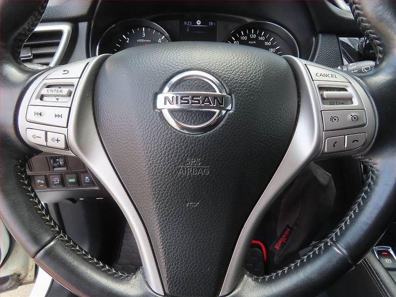 Nissan Qashqai (2015) 1.6 dCi, Automat, Serv.kniha - fotka 18 z 20