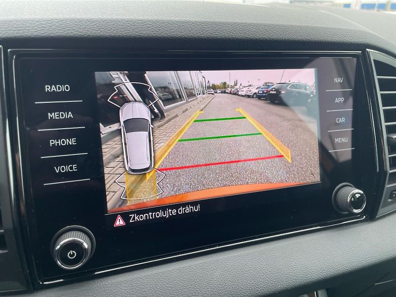 Škoda Karoq 1.5 TSi DSG 7st. SELECTION - fotka 22 z 30