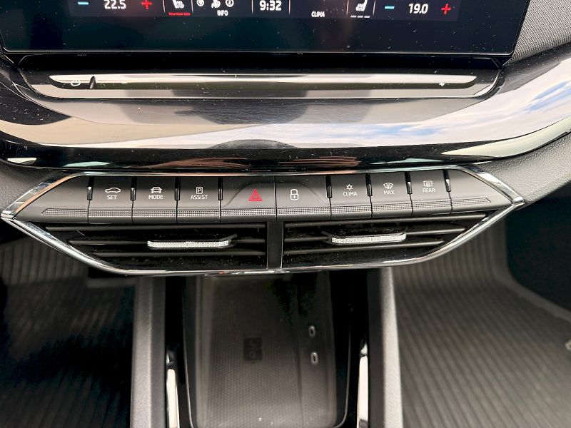 Škoda Octavia (2022) COM STY TS 4X4 140/2.0 A7F - fotka 29 z 35