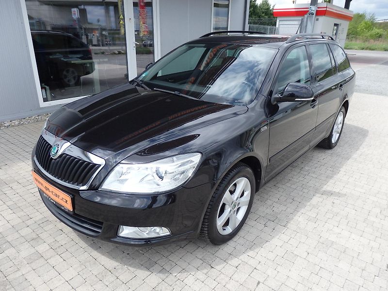 Škoda Octavia 1,2TSI FAMILY, SERVISNÍ KNÍŽKA - fotka 2 z 24