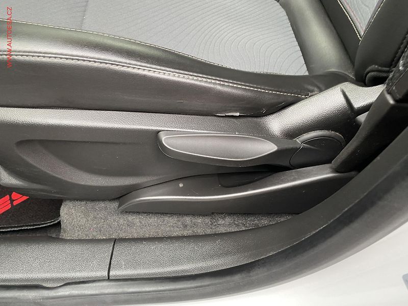 Opel Mokka (2014) 1.7 CDTi 4x4, Innovation - fotka 14 z 19