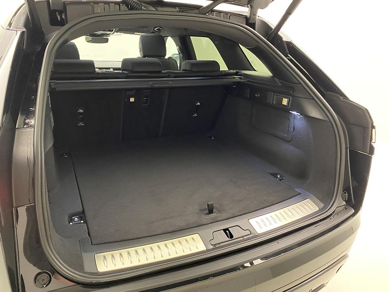 Land Rover Range Rover Velar D300 Dynamic SE REZERVACE - fotka 5 z 61
