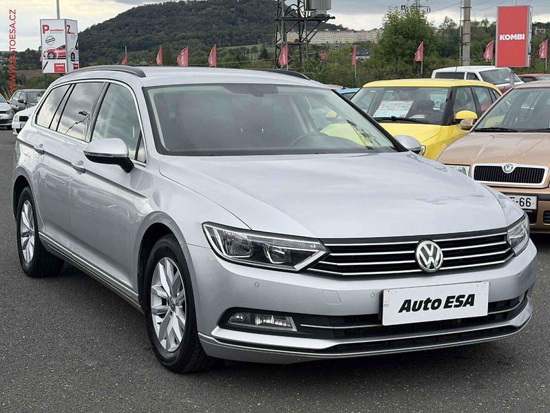 Volkswagen Passat (2015) 2.0 TDi, AC, park.asist - fotografie inzerátu