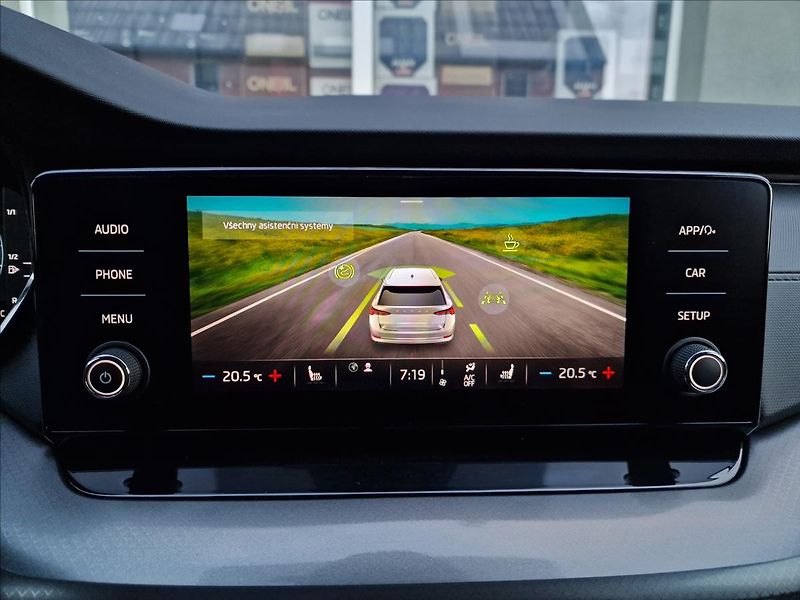 Škoda Octavia 2.0TDI Combi, původ ČR,1.Maj. - fotka 26 z 50