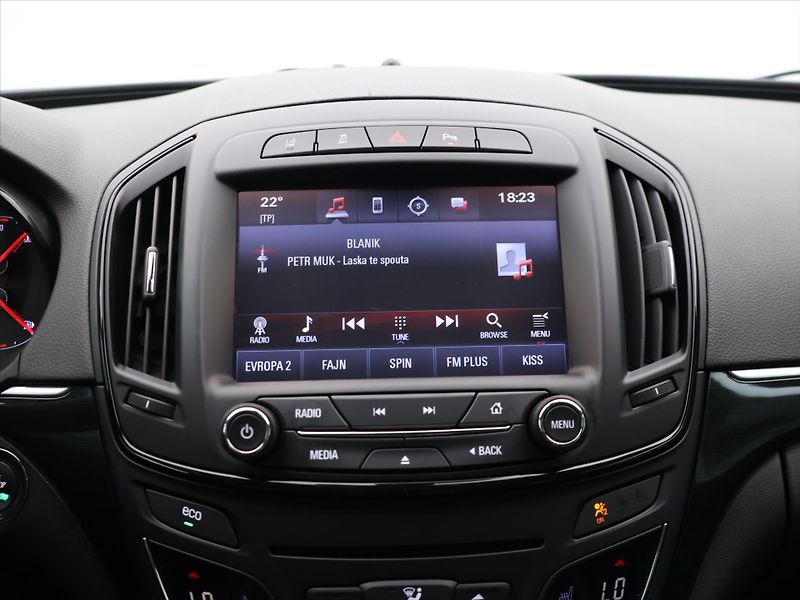 Opel Insignia 2,0 Turbo 184kW Cosmo SH - fotka 18 z 28