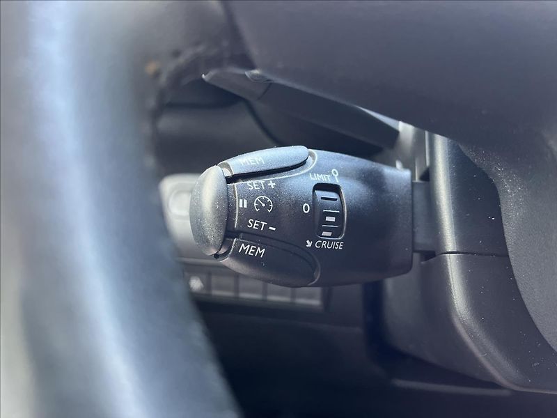 Citroën Berlingo 1,5 BlueHDi  EAT8 SHINE PROFI+ - fotka 14 z 22