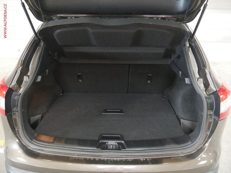 Nissan Qashqai (2016) 1.2DiG-T, AC, temp - fotka 7 z 17