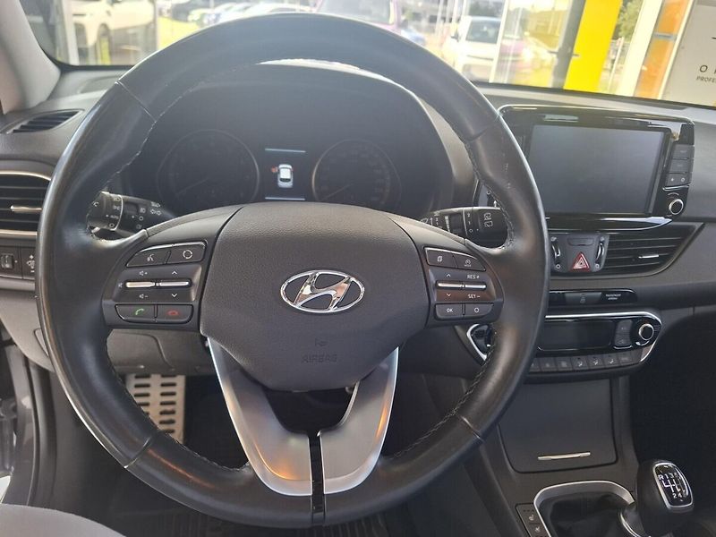 Hyundai i30 1.4 T-GDi 103KW 2020 - fotka 11 z 14