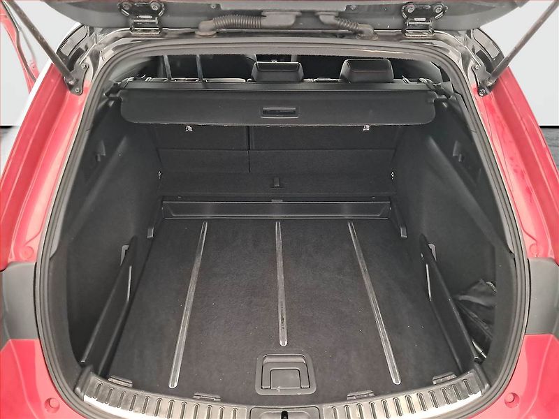 Toyota Corolla (2020) 1.8 Hybrid - fotka 14 z 16