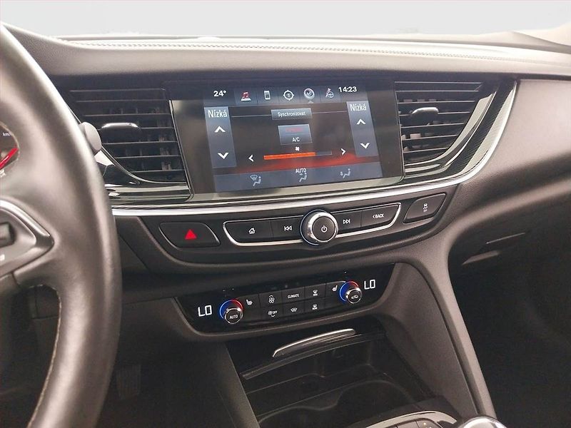 Opel Insignia (2018) 2.0 CDTI, 4X4, Serv.kniha - fotka 12 z 22