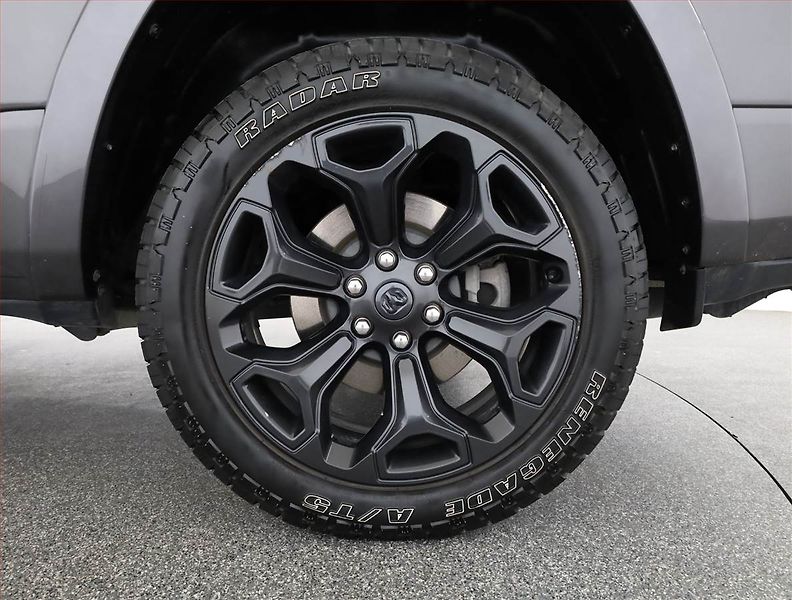 RAM 1500 (2023) 5.7 V8 Hemi - fotka 18 z 18