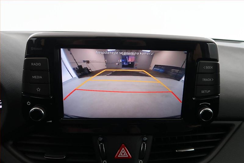 Hyundai i30 (2020) Komfort 1.0 T-GDI, ČR,1.maj - fotka 16 z 17