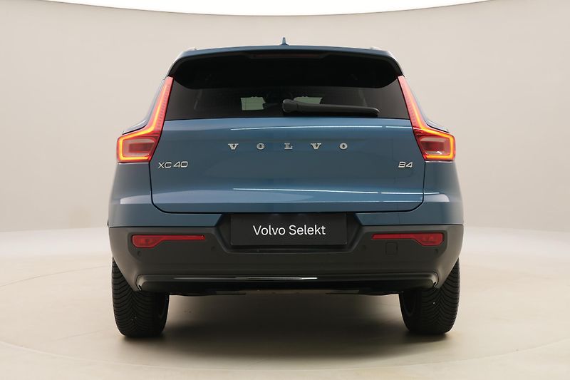 Volvo XC40 B4 DARK PLUS AUT  - fotka 12 z 56