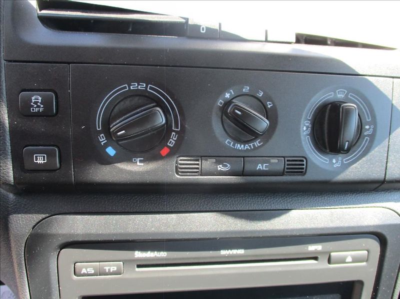 Škoda Fabia 1,2 TSI, klima, serv. kniha, - fotka 20 z 36