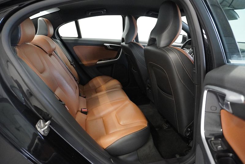 Volvo S60 D5 AUTOMAT - fotka 21 z 28
