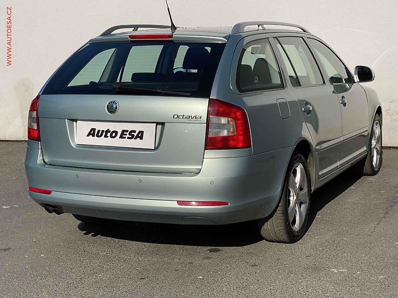 Škoda Octavia (2010) 1.4 TSi, Sport, xenon, +kola - fotka 4 z 18