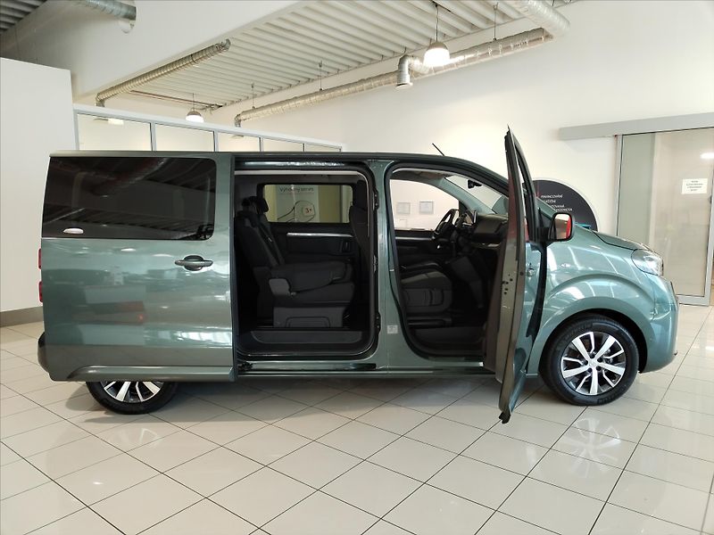 Toyota ProAce Verso 2.0 DIESEL 6MT L1  FAMILY 8s - fotka 5 z 14