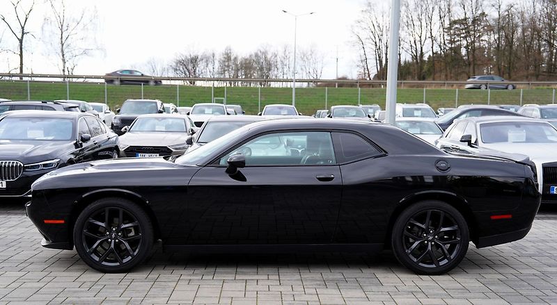 Dodge Challenger 3.6 V6 automat,/kůže/xenony - fotka 3 z 38