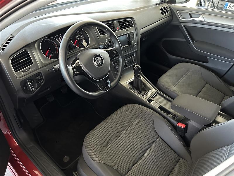 Volkswagen Golf 1,2   TSI 77kW,SERVISKA,TAŽNÉ - fotka 7 z 27