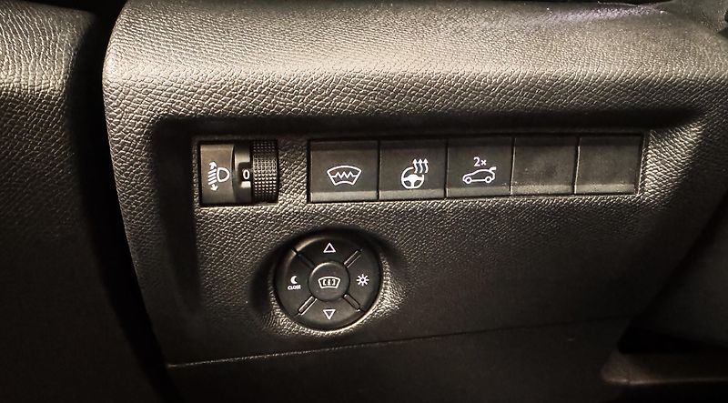 Citroën ë-C4 X 1.MAJITEL, ČR, DPH,V ZÁRUCE - fotka 23 z 32