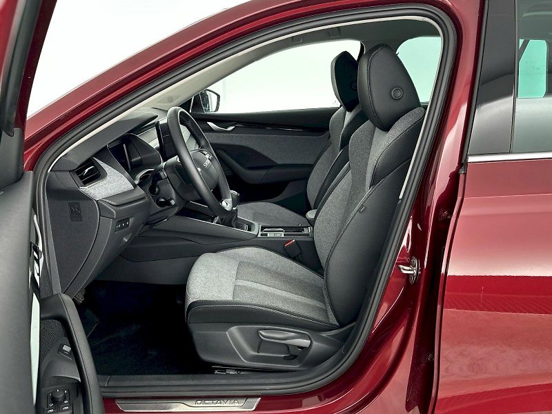 Škoda Octavia (2025) Combi 1.5TSI 110kW Top Selecti - fotka 7 z 33