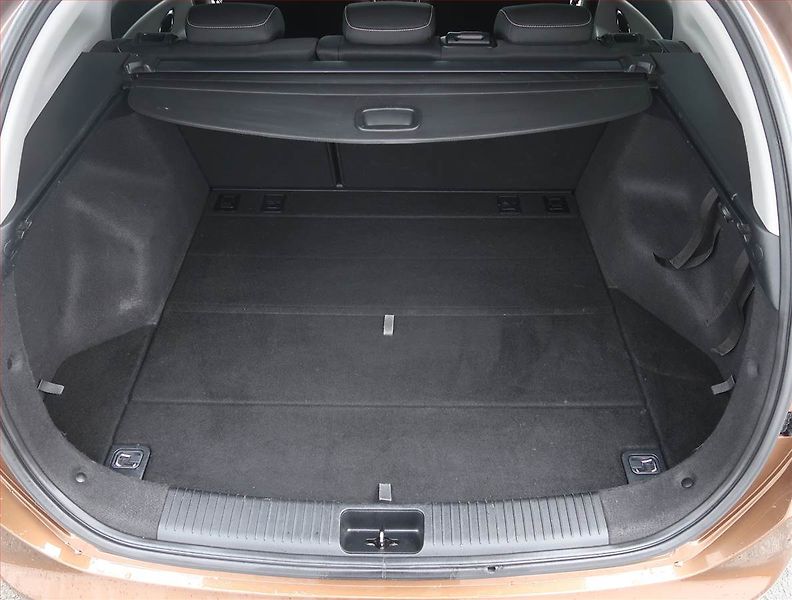 Kia Ceed (2017) Premium 1.6 CRDi, Serv.kniha - fotka 14 z 20