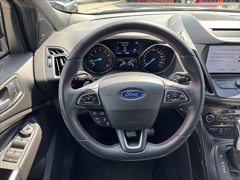 Ford Kuga 2,0 EcoBoost 170 kW ST-Line - fotka 17 z 44