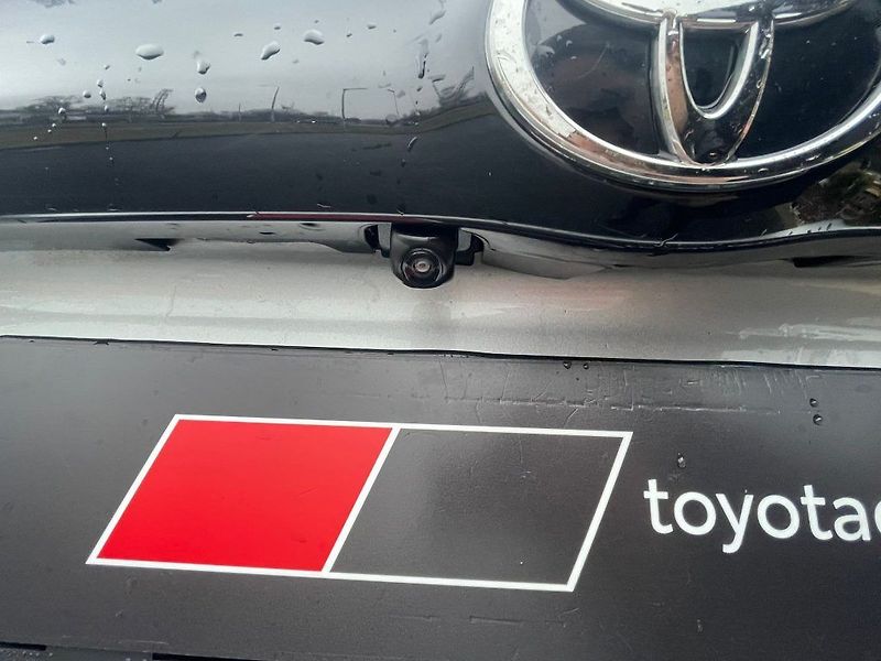Toyota Yaris 1.5 Hybrid 116HP Style - fotka 11 z 28