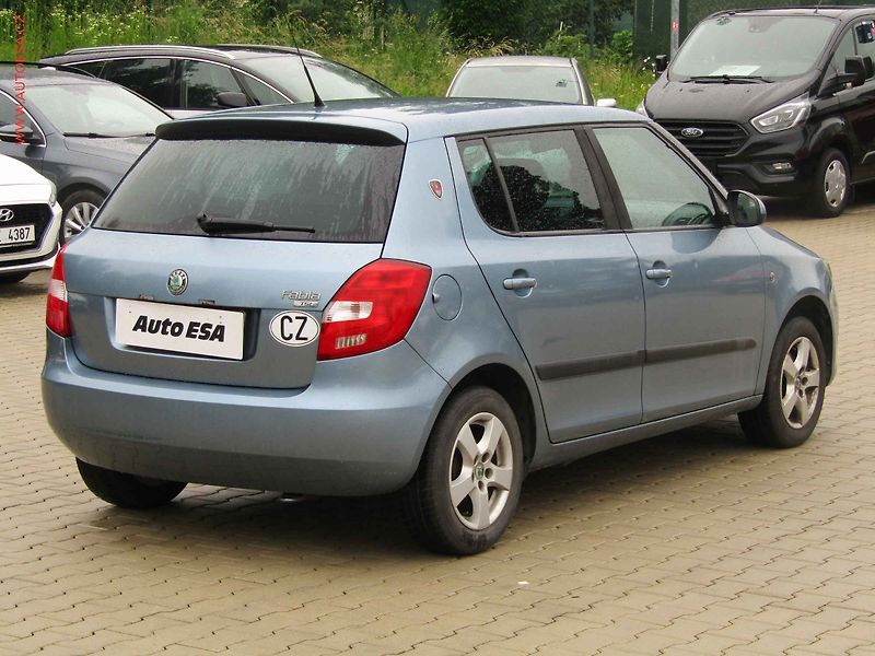 Škoda Fabia (2011) 1.2TSi, 1.maj,ČR, AC - fotka 4 z 15