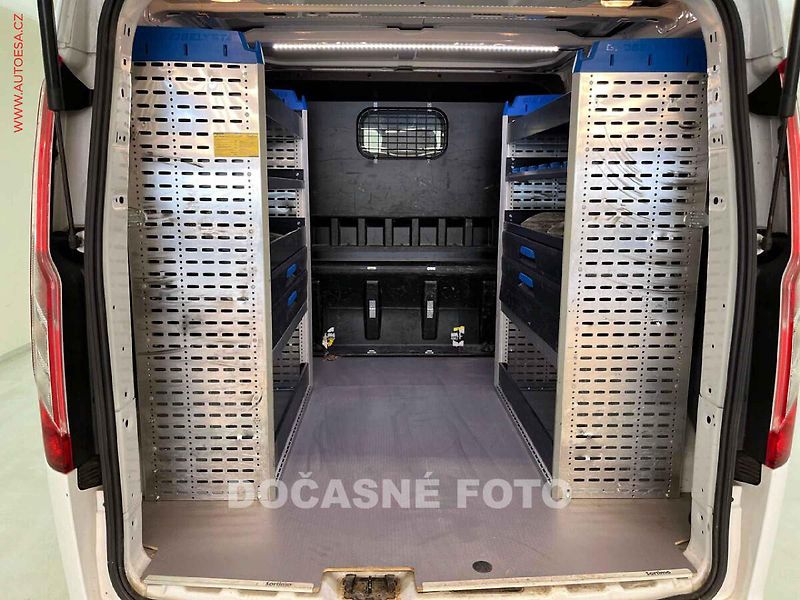 Ford Transit Custom (2022) 2.0TDCi L2 6míst, Trend - fotka 16 z 19